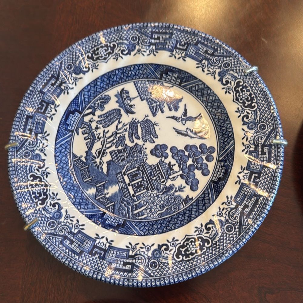 Royal Wessex Made in England Plates w/hangers - 6.75” - Set of 8